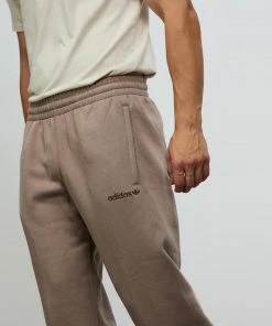 Adidas Originals Trefoil Linear Sweatpants Chalky Brown -Men's Pants Online Shop http3A2F2Fstatic.theiconic.com .au2Fp2Fadidas originals 2715 5027541 4