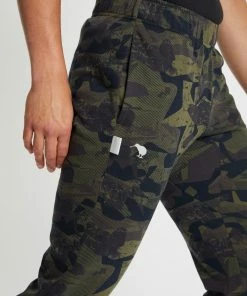 Canterbury Militia Tapered Leg 32 Inch Track Pants Beetle -Men's Pants Online Shop http3A2F2Fstatic.theiconic.com .au2Fp2Fcanterbury 9877 0566331 4