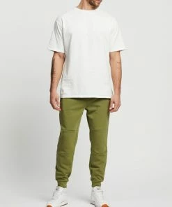 Cotton On Tech Track Pants Grass Green -Men's Pants Online Shop http3A2F2Fstatic.theiconic.com .au2Fp2Fcotton on 2607 7737521 5