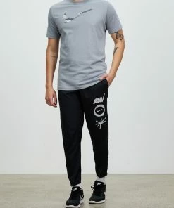 Nike Dri-FIT Challenger Wild Running Pants Off Noir, Black & Photon Dust -Men's Pants Online Shop http3A2F2Fstatic.theiconic.com .au2Fp2Fnike 9030 8161121 5