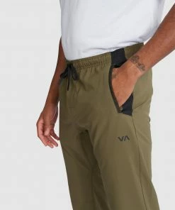 RVCA Sport Yogger Stretch Track Pant OLIVE -Men's Pants Online Shop http3A2F2Fstatic.theiconic.com .au2Fp2Frvca sport 3544 1222821 5