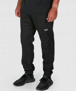RVCA Sport Spectrum Cuffed Pants BLACK -Men's Pants Online Shop http3A2F2Fstatic.theiconic.com .au2Fp2Frvca sport 8790 3209301 3