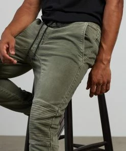 St Goliath Region 3 Pants GREEN -Men's Pants Online Shop http3A2F2Fstatic.theiconic.com .au2Fp2Fst goliath 8301 8297811 4