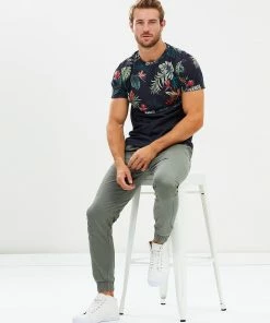 Staple Superior Outsider Joggers Khaki -Men's Pants Online Shop http3A2F2Fstatic.theiconic.com .au2Fp2Fstaple superior 4729 490645 6