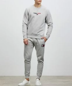 Tommy Jeans Slim Box Flag Sweat Pants Light Grey Heather -Men's Pants Online Shop http3A2F2Fstatic.theiconic.com .au2Fp2Ftommy jeans 6940 7763421 5