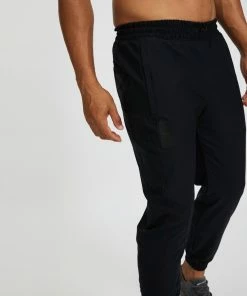 Under Armour Run Anywhere Pants Black, Black & Reflective -Men's Pants Online Shop http3A2F2Fstatic.theiconic.com .au2Fp2Funder armour 5996 3567131 4