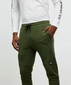 WNDRR Hoxton V2 Tech Trackpants Olive -Men's Pants Online Shop http3A2F2Fstatic.theiconic.com .au2Fp2Fwndrr 8384 4615151 4