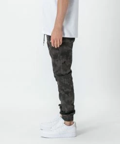 Zanerobe Sureshot Jogger Dk Camo -Men's Pants Online Shop http3A2F2Fstatic.theiconic.com .au2Fp2Fzanerobe 1709 9083041 4
